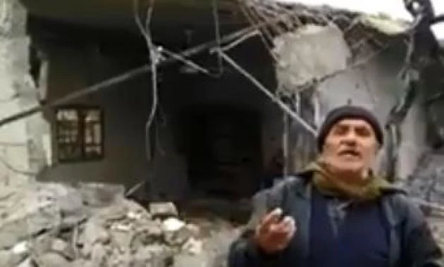 Συγκλονιστικό! Άμαχος πολίτης της Αφρίν απευθύνεται στον Ερντογάν με φόντο τα συντρίμμια της πόλης (βίντεο)